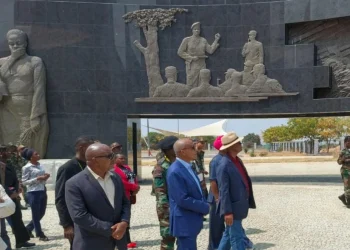 Ministro de Estado botswanês homenageia heróis da Batalha do Cuito Cuanavale