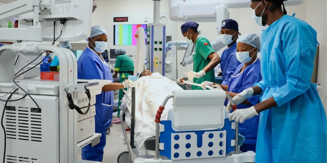 Angola inicia amanhã primeira experiência de cirurgia robótica renal