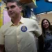 Flávio Bolsonaro foge para os EUA com a família