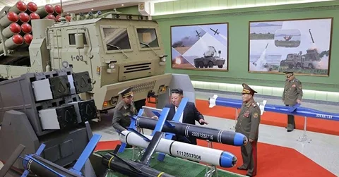 Coreia do Norte inaugura museu militar com míssil capaz de atingir EUA