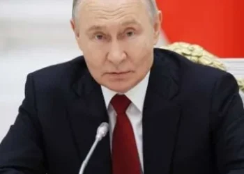 Putin oferece ajuda a Washington para resolver conflito com Irão