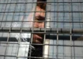 Dezassete reclusos fogem de prisão na Índia após desmaio fingido