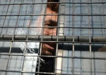 Dezassete reclusos fogem de prisão na Índia após desmaio fingido