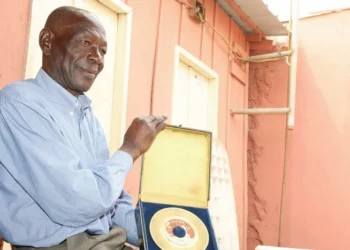 PRADO PAÍM: Uma lenda da música angolana que se encontra silenciada e a viver em condições precárias no Sambizanga