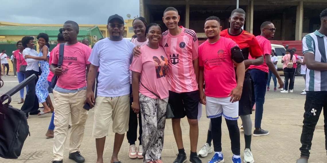 Rádio Mais Cabinda associa ‘team building’ à marcha de sensibilização contra o cancro da mama
