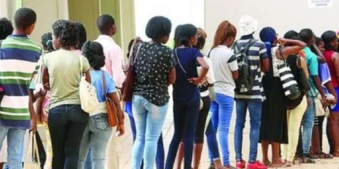 Mais de 98 mil candidatos faltam ao exame escrito do concurso público do MINSA