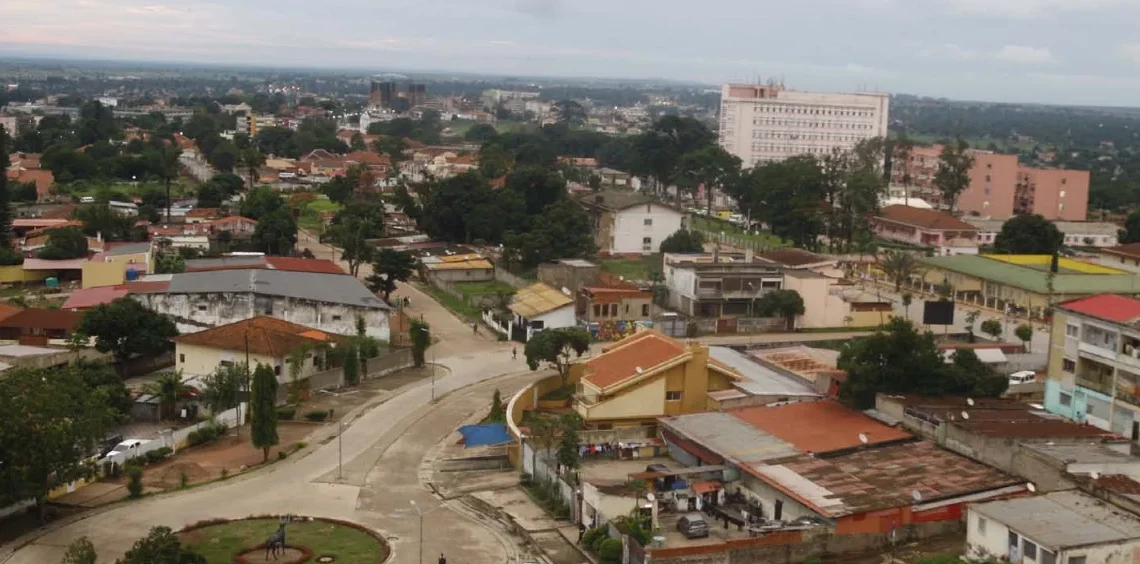 Requalificação de Malanje leva à demolição de edifícios degradados