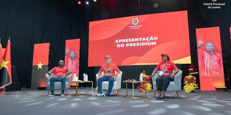 MPLA em Luanda debate desafios da mobilização partidária
