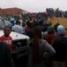 Camião com contentor embate contra viatura escolar e mata motorista em Cabinda
