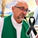 Padre morre durante missa após ser atingido por uma cruz que caiu da parede