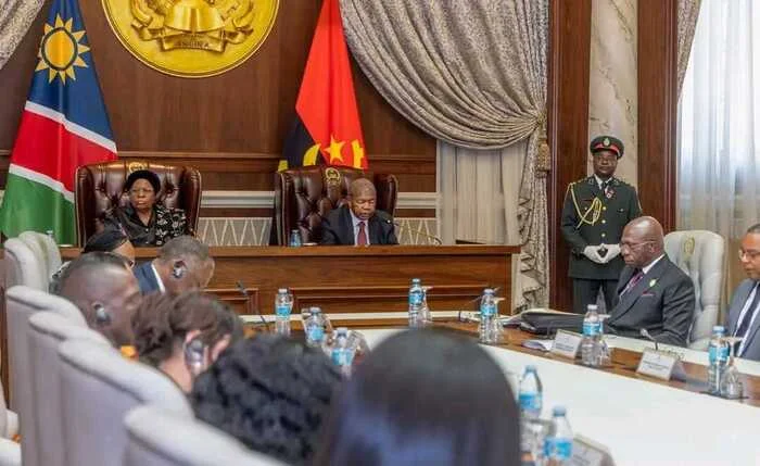 Angola e Namíbia reforçam parceria com assinatura de oito acordos em Luanda