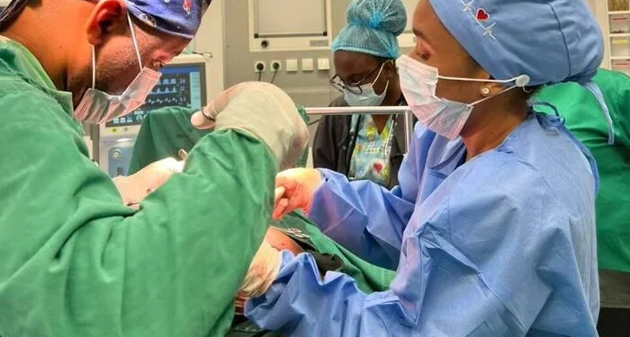 Hospital Emílio de Carvalho remove dois tumores que pesavam 6,1 quilos a paciente de 51 anos