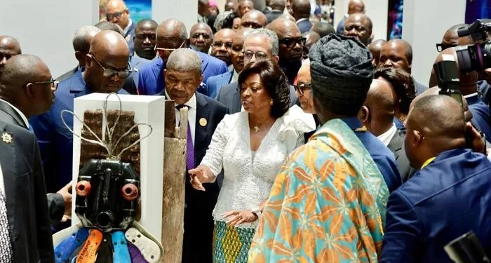 Presidente da República visita exposição de arte na 4.ª edição da Bienal de Luanda