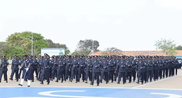 Mais de 100 efectivos concluem formação em Ciências Policiais e Criminais