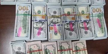 Apreendidos mais de 150 mil dólares no AIAAN por suspeita de transferência ilícita de moeda