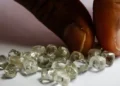 SIC apreende 450 supostas pedras de diamantes no Lucapa
