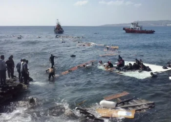 Naufrágio de barco com 305 imigrantes deixa 139 mortos ao largo de Djibuti