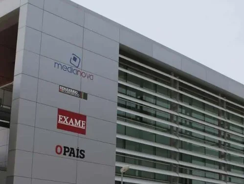 Funcionários do Grupo Media Nova actualizam registo eleitoral e prova de vida