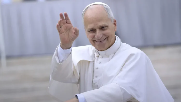Papa Leão XIV passa noite tranquila após cirurgia que confirmou cancro no pulmão