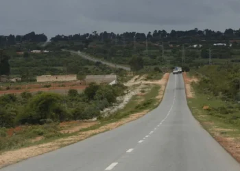 Asfaltagem de mais de 250 km de estrada em Malanje cria mais de mil empregos