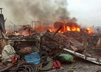 Fogo posto apontado como possível causa do incêndio que devastou mais de 700 bancadas no Mercado do Kikolo