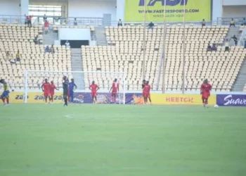 Fraca afluência de adeptos aos estádios expõe falta de interesse pelo futebol nacional