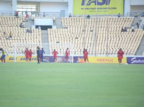 Fraca afluência de adeptos aos estádios expõe falta de interesse pelo futebol nacional