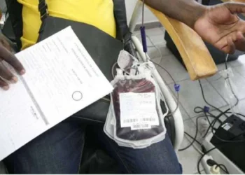 Taxistas e profissionais de saúde unem-se em campanha de doação de sangue